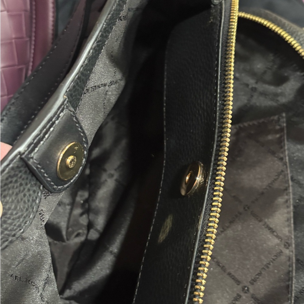 Michael Kors Black ARLO Pebbled Leather Hobo Bag with Gold Details NWT & DustBag - Picture 9 of 13